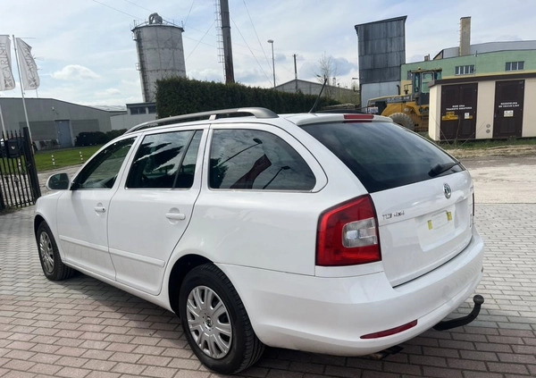 Skoda Octavia cena 22900 przebieg: 181920, rok produkcji 2012 z Siedliszcze małe 56